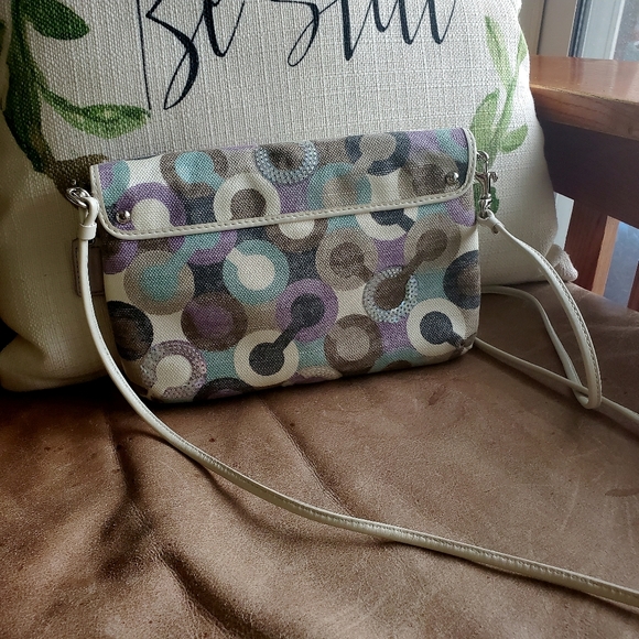 SOLD Coach Kristen Op Art Crossbody - Picture 3 of 10